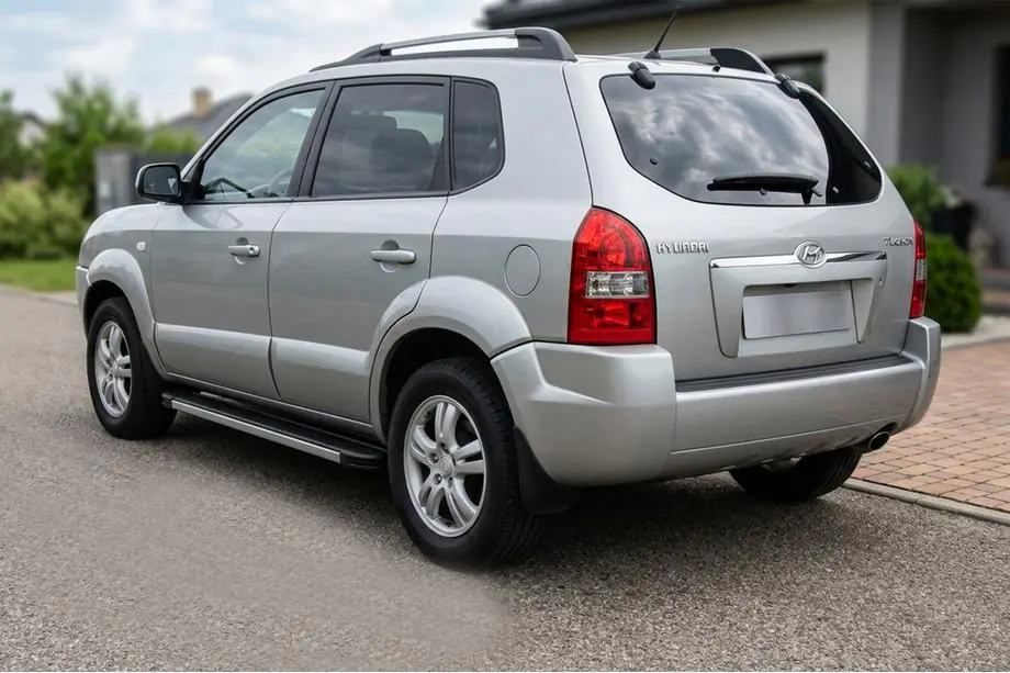 Hyundai Tucson JM 2004– Bočné prahy Maya V1 (2 ks, hliník) Fotografia 1