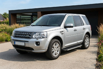 Land Rover Freelander II 2006–2014 Bočné prahy Maya V1 (2 ks, hliník) fotografia 1