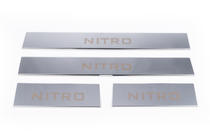 Dodge Nitro 2006–2011 Nerezové kryty prahov Carmos na hornú časť fotografia 4
