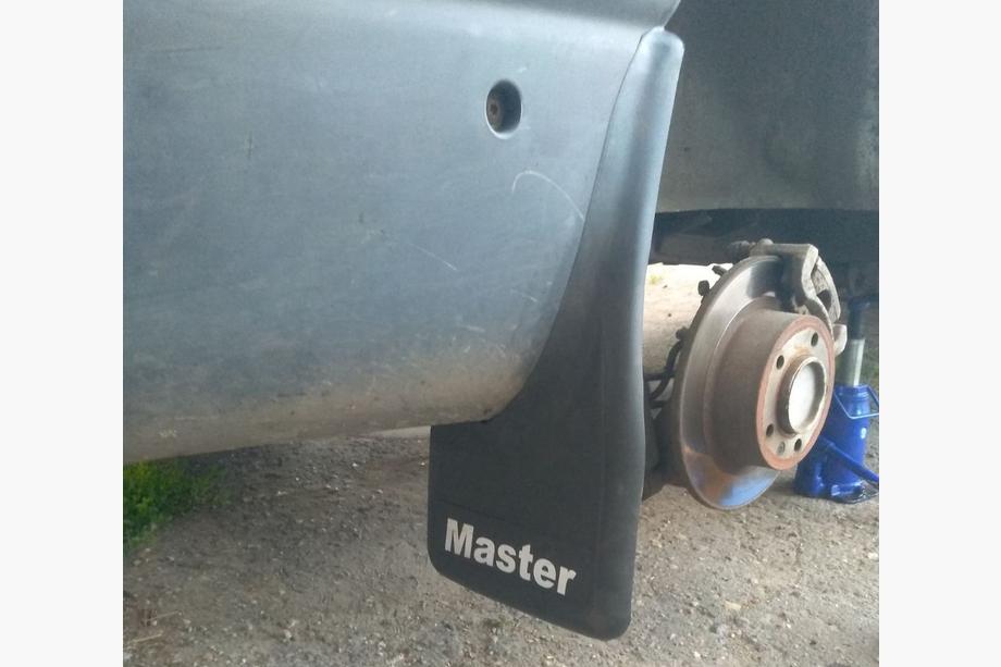 Renault Master 1998–2010 Premium lapače nečistôt s prehĺbením (2 ks, guma) Image