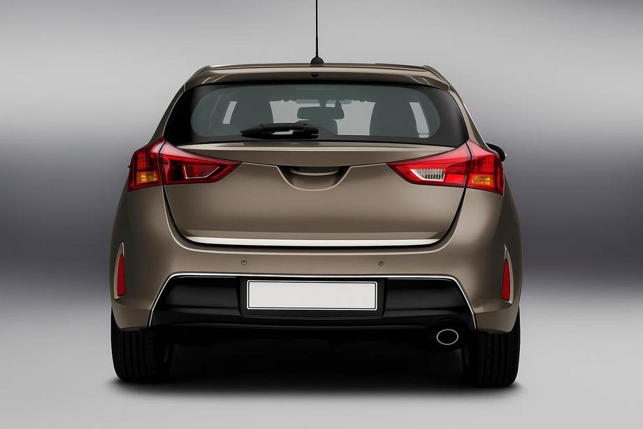 Toyota Auris 2012–2018 Ochranná lišta hrany kufra (nerez) OmsaLine – talianska nehrdzavejúca oceľ Image