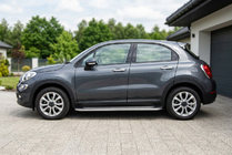 Fiat 500X 2014–2024 Bočné nášľapy Maydos V2 (2 ks, hliník/nehrdzavejúca oceľ) fotografia 1