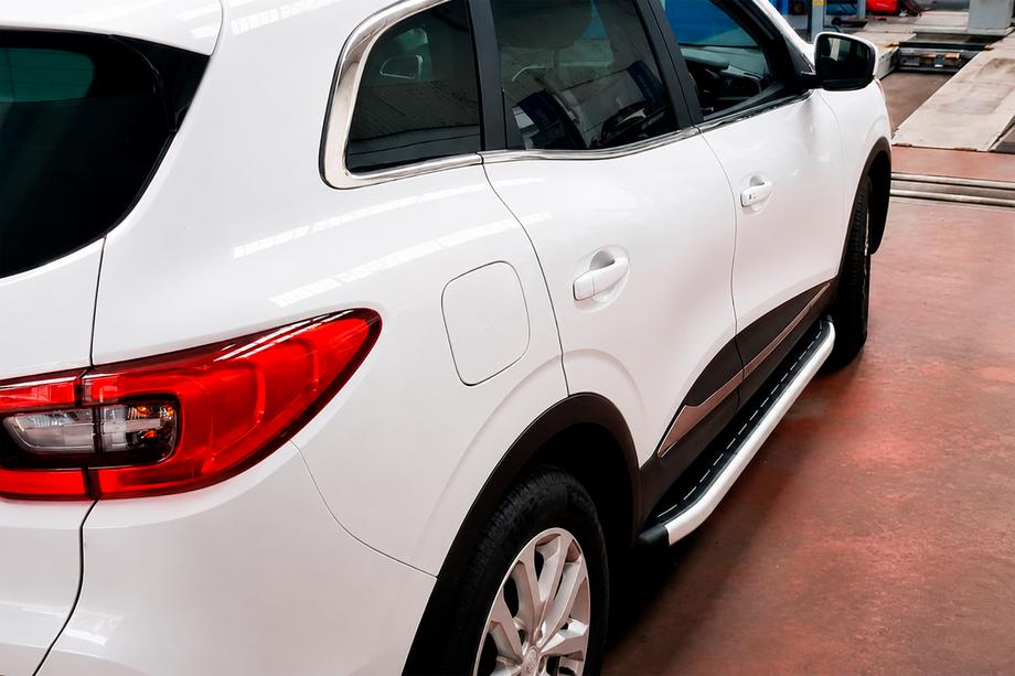 Renault Kadjar 2015–2022 Bočné prahy Fullmond (2 ks, hliník) Image
