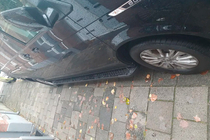Volkswagen T6 2015–2024 Bočné nášľapy Allmond Black (2 ks, hliník) Krátky rázvor fotografia 3