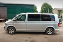 Volkswagen T6 2015–2024 Strešné lyžiny CROWN (matná sivá) fotografia 3