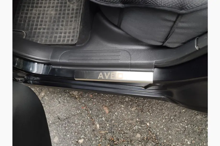 Chevrolet Aveo T250 2005–2011 Nerezové kryty prahov dverí Carmos (4 ks, nerez.) Fotografia 6
