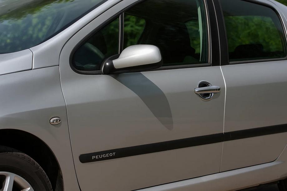 Peugeot 307 2001–2008 Kryty pod kľučky dverí (4 ks, plast) Image