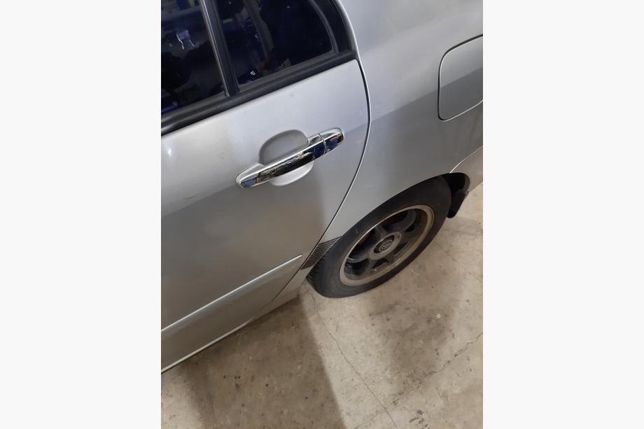 Toyota Corolla 2002–2007 Chrómové kryty kľučiek dverí (4 ks) Omsaline – talianska nehrdzavejúca oceľ Fotografia 3