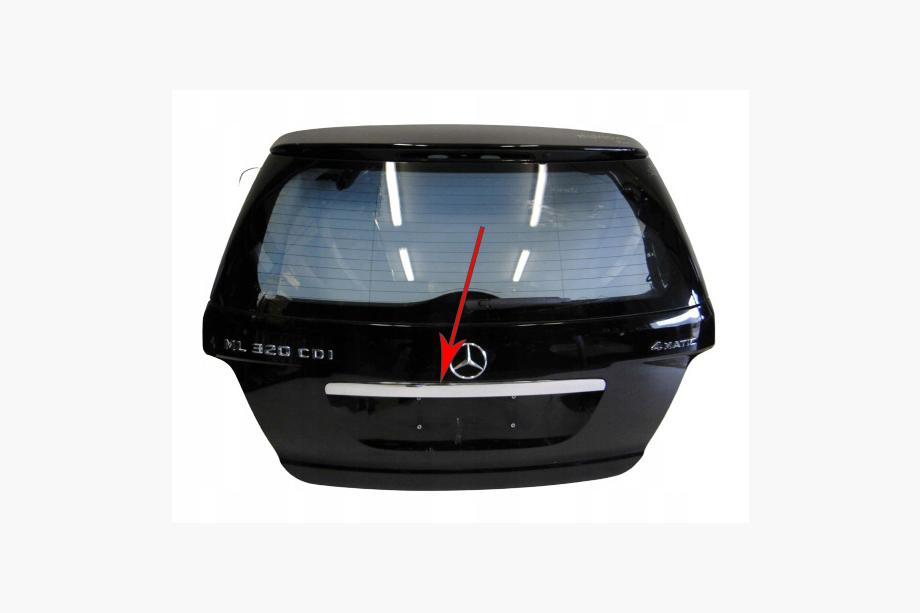 Mercedes ML W164 2005–2011 Nerezová ozdobná lišta nad ŠPZ Image