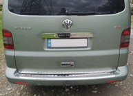 Volkswagen T5 2010–2015 Nerezová lišta nad ŠPZ na piatych dverách Multivan, OmsaLine - talianska nehrdzavejúca oceľ fotografia 4