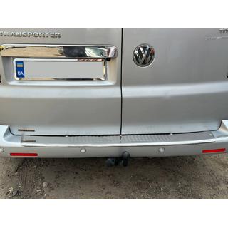 Nerezová lišta nad ŠPZ pre krídlové dvere Volkswagen T5 2010–2015 fotografia 4