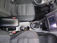 Volkswagen Caddy 2004–2010 Lakťová opierka V1 (do držiaka na poháre) Čierna fotografia 6
