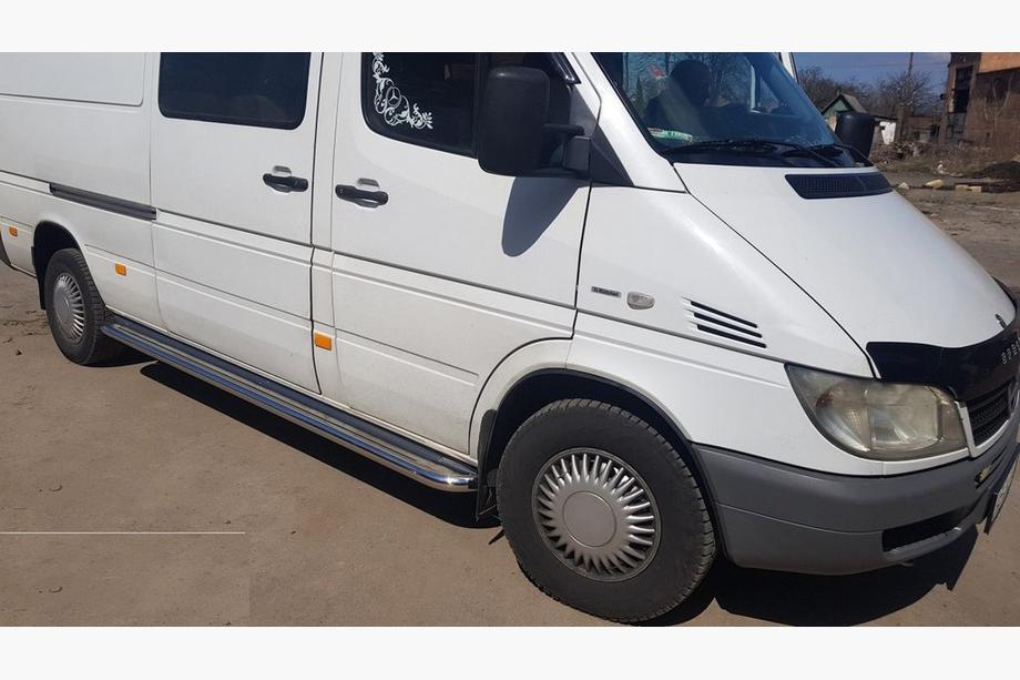 Mercedes Sprinter W901/902/903/904/905 1995–2006 Bočné prahy Premium (2 ks, nerez.) Dlhý rázvor, Ø60 Fotografia 3