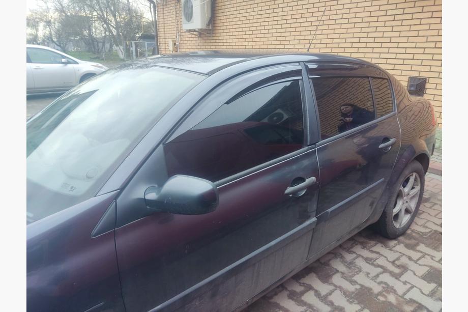 Renault Megane II 2004–2009 Okenné deflektory SD (4 ks, Perflex Sport) Image