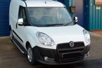 Fiat Doblo II 2010–2022 Chrómový rámik hmloviek s pásikmi (2010-2015, 4 ks, nerez) Carmos - turecká oceľ fotografia 4