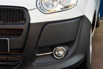 Fiat Doblo II 2010–2022 Chrómový rámik hmloviek s pásikmi (2010-2015, 4 ks, nerez) Carmos - turecká oceľ fotografia 7