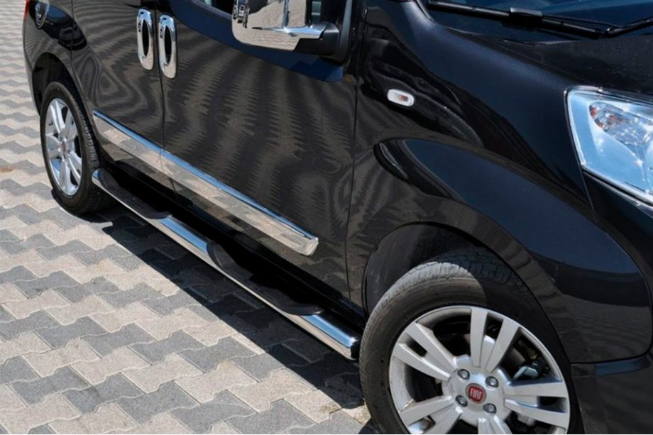 Fiat Fiorino/Qubo 2008–2024 Bočné trubky Ø70 (2 ks, nerezová oceľ) Image
