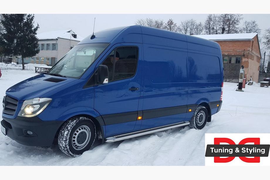 Volkswagen Crafter 2006–2016 Bočné prahy Premium (2 ks, nerez.) Ø60, stredný rázvor Fotografia 4