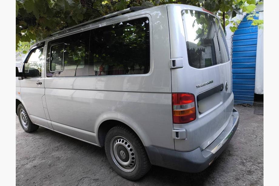Volkswagen T5 Transporter 2003–2010 Chrómové strešné lyžiny Dlhá verzia, kovové nožičky Fotografia 14