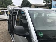 Volkswagen T5 Multivan 2003–2010 Chrómové strešné lyžiny Dlhý rázvor, kovové nohy fotografia 2