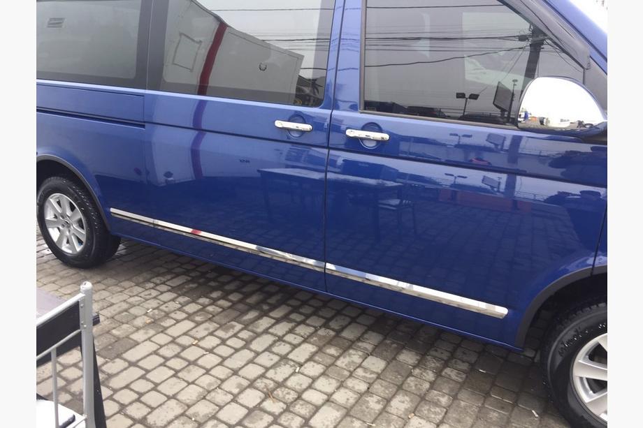 Volkswagen T5 Caravelle 2004–2010 Dverové lišty (nerez, chróm) 2 dvere, krátky rázvor, OmsaLine – talianska nehrdzavejúca oceľ Fotografia 6