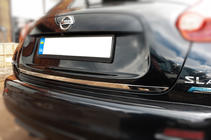 Nissan Juke 2010–2019 Nerezová lišta hrany kufra Carmos - turecká oceľ fotografia 1