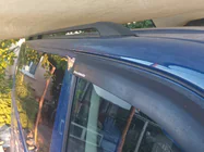 Volkswagen T6 2015–2024 Čierne strešné lyžiny fotografia 19