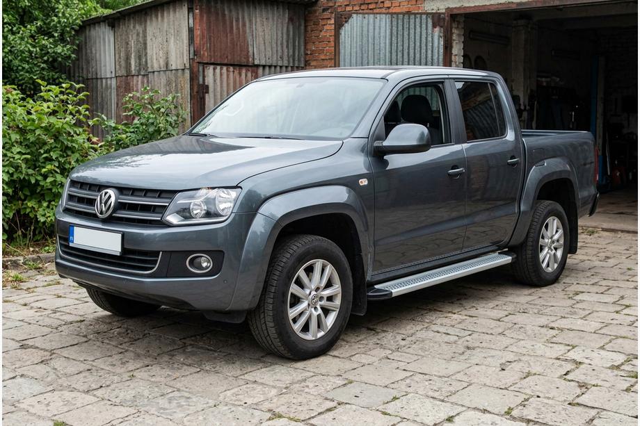 Volkswagen Amarok 2010–2022 Bočné nášľapy Maya V2 (2 ks, hliník) Image