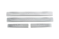 Volkswagen Bora 1998–2004 Nerezové kryty prahov OmsaLine (4 ks) fotografia 1