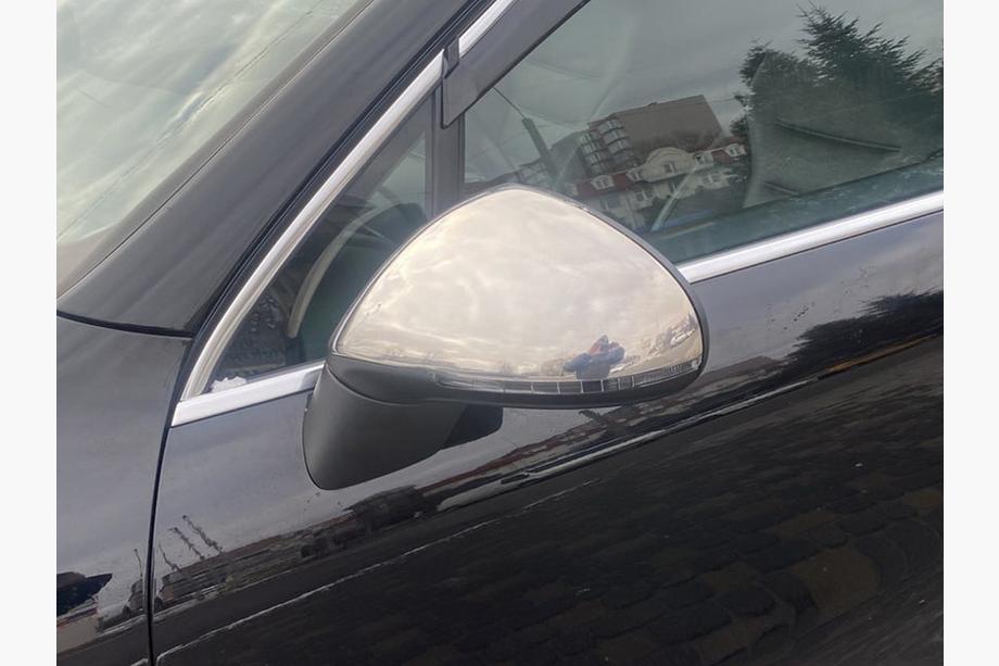 Volkswagen Touareg 2010–2018 Nerezové kryty spätných zrkadiel (2 ks) Image