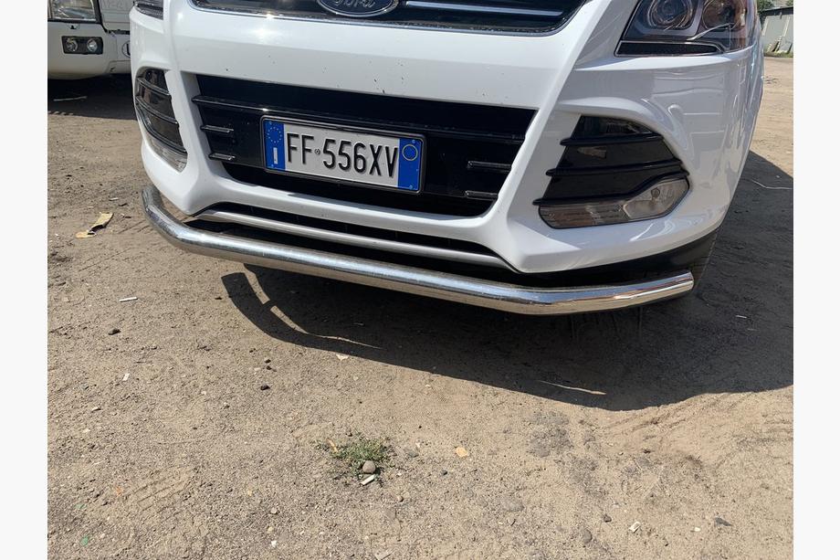 Ford Kuga/Escape 2013–2019 Predný ochranný rám ST008 (nerez) Fotografia 8
