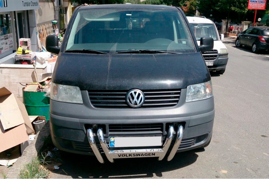 Volkswagen T5 Transporter 2003–2010 Predný ochranný rám (bullbar) ST006-04 "Nostrils" (nerez) Fotografia 3