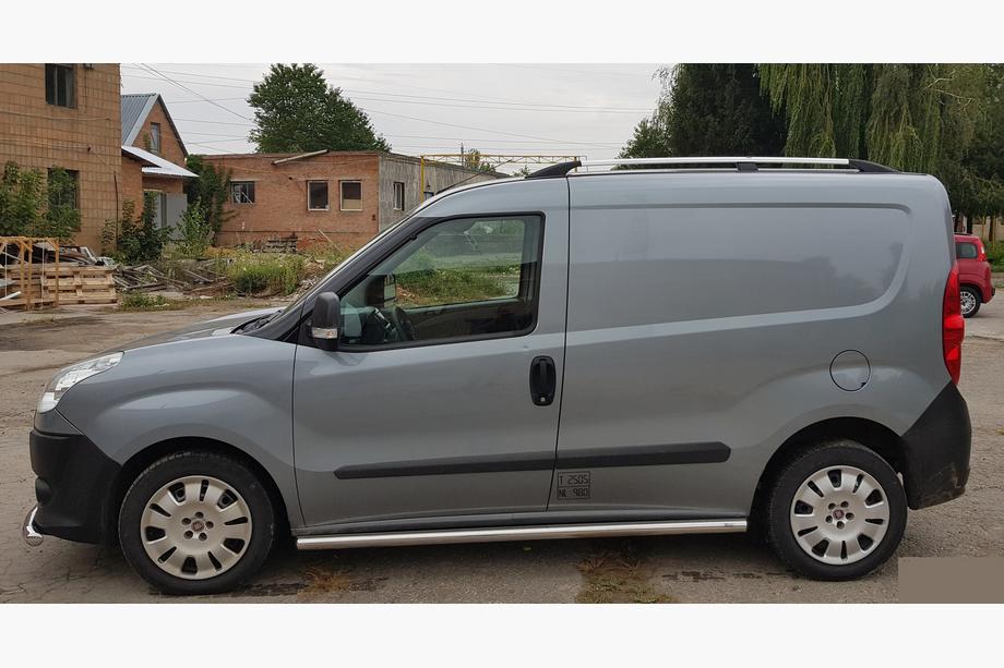 Fiat Doblo II 2010–2022 Bočné trubky (2 ks, nerez) 70 mm, Maxi základňa Fotografia 3