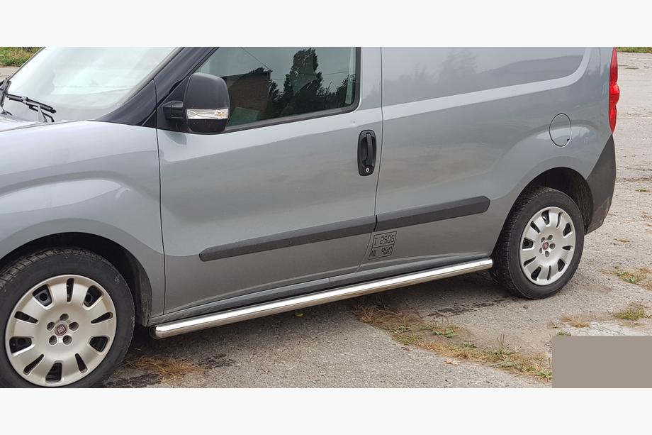 Fiat Doblo II 2010–2022 Bočné trubky (2 ks, nerez) 70 mm, Maxi základňa Fotografia 4
