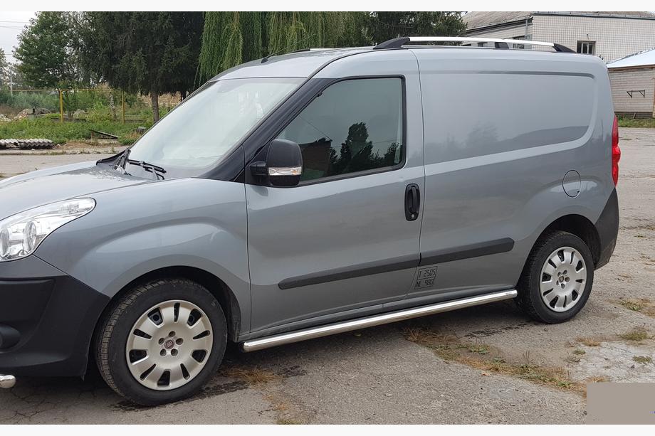 Fiat Doblo II 2010–2022 Bočné trubky (2 ks, nerez) 70 mm, Maxi základňa Fotografia 2