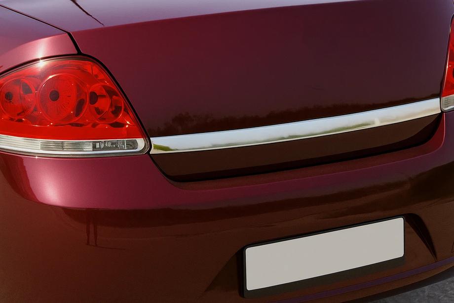 Fiat Linea 2006–2018 Nerezová lišta na veko kufra 2006-2012 Bez otvoru pre kľúč Fotografia 3