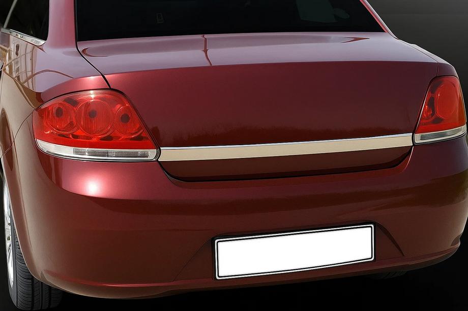 Fiat Linea 2006–2018 Nerezová lišta na veko kufra 2006-2012 Image