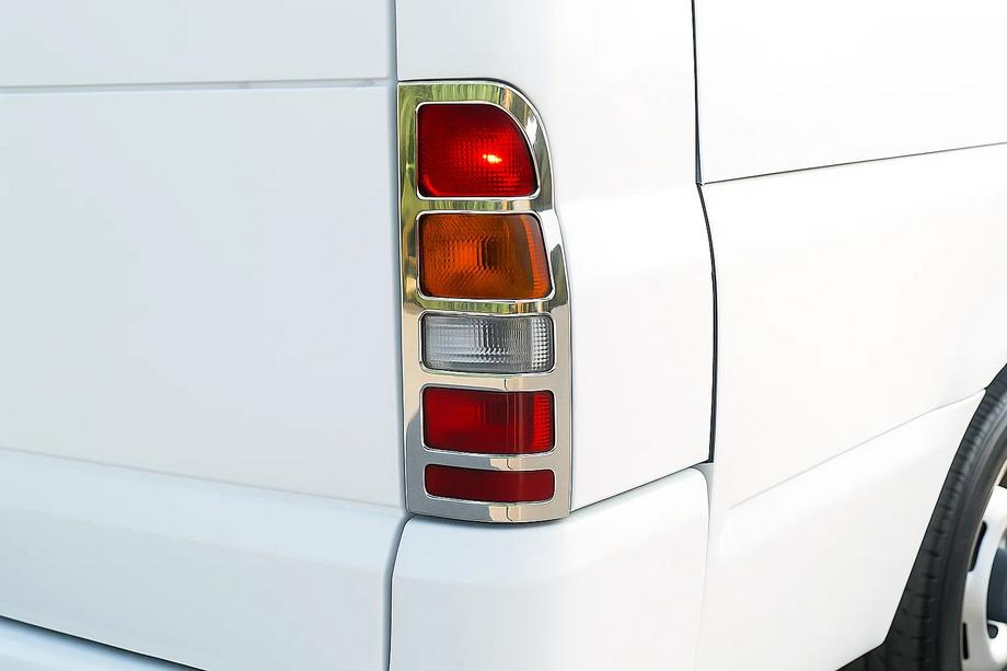 Ford Transit 2000–2014 Nerezové kryty zadných svetiel (2 ks) Image