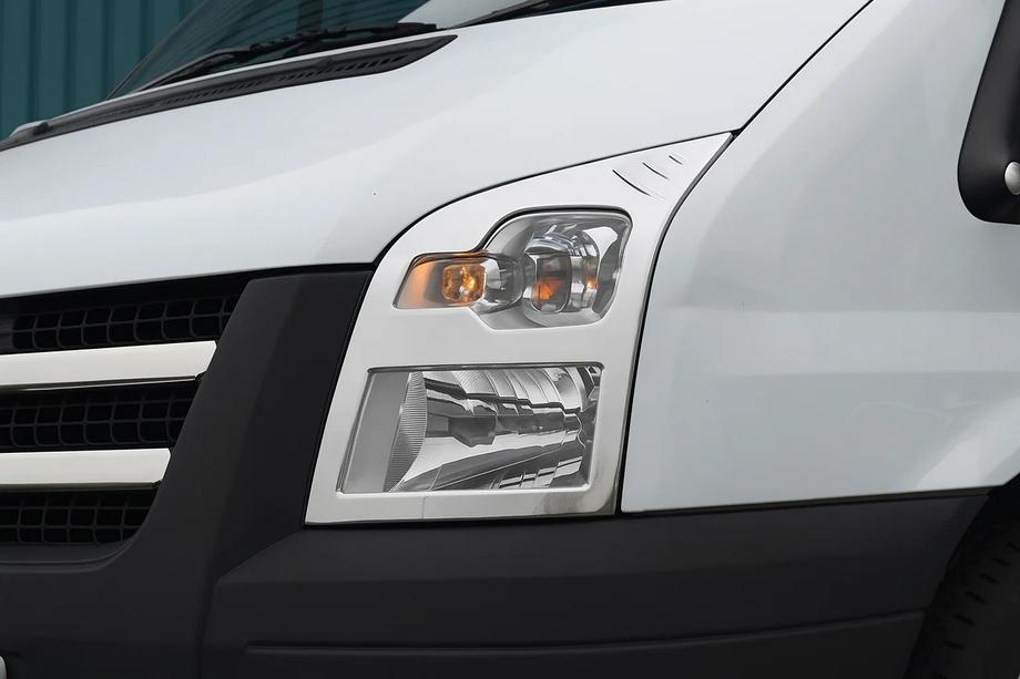 Ford Transit 2000–2014 Nerezové kryty svetlometov (2 ks) Carmos - turecká oceľ Image