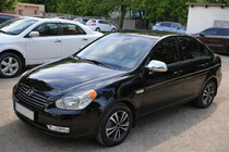 Hyundai Accent 2006–2010 Chrómové kryty zrkadiel (2 ks, plast) OmsaLine fotografia 1