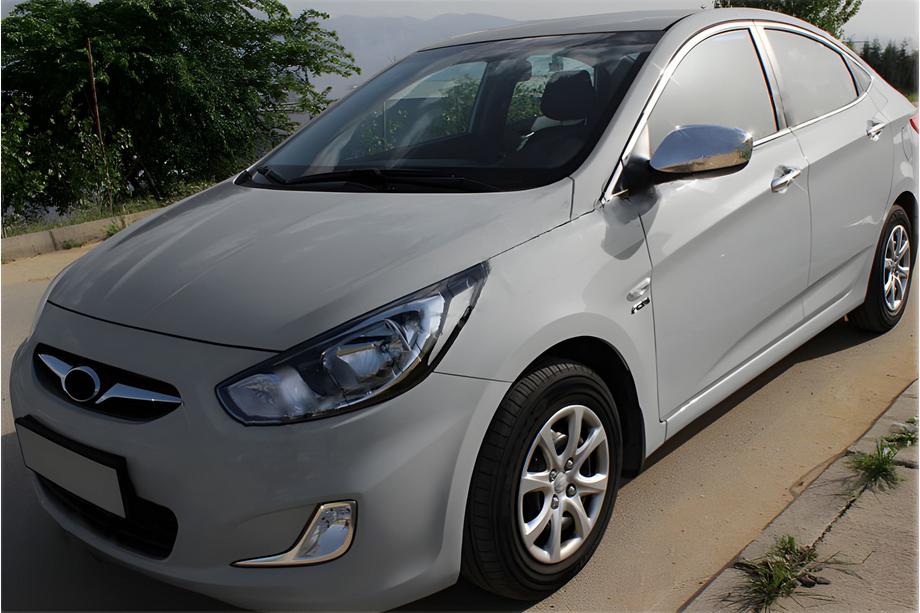Hyundai Accent 2011–2017 Chrómové kryty spätných zrkadiel bez výrezu na smerovku (2 ks) Image