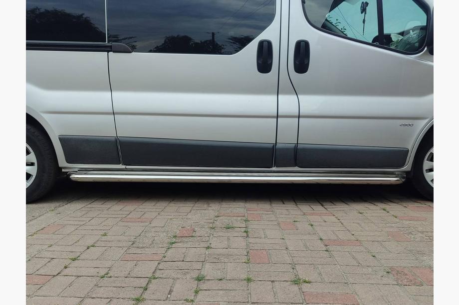 Nissan Primastar 2002–2014 Bočné prahy Premium (2 ks, nerez.) 60 mm, krátky rázvor Fotografia 10
