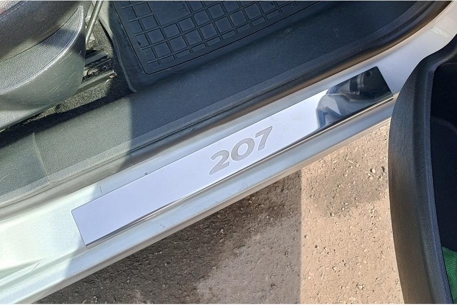 Peugeot 207 2006–2014 Chrómové kryty prahov Carmos (4 ks, nerez) Image