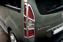 Peugeot Partner Tepee 2008–2018 Rohové kryty zadných svetiel (2 ks, plast) fotografia 1