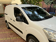 Peugeot Partner Tepee 2008–2018 Čierne strešné lyžiny fotografia 3
