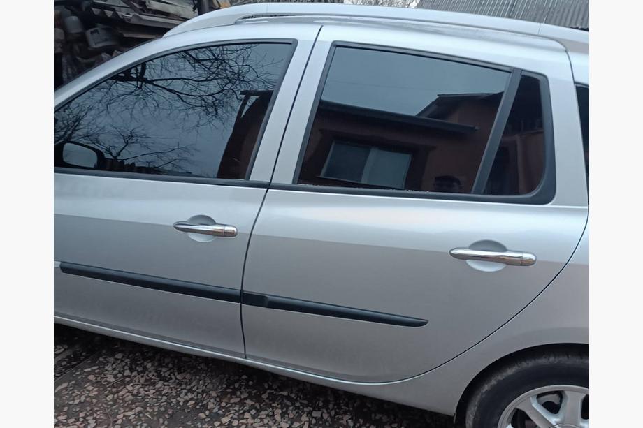 Renault Clio III 2005–2012 Nerezové kryty kľučiek dverí Image