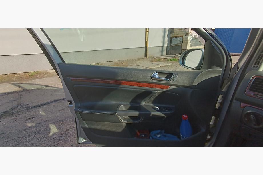 Volkswagen Golf 5 2003–2009 Kryty palubnej dosky Piano čierna Fotografia 4