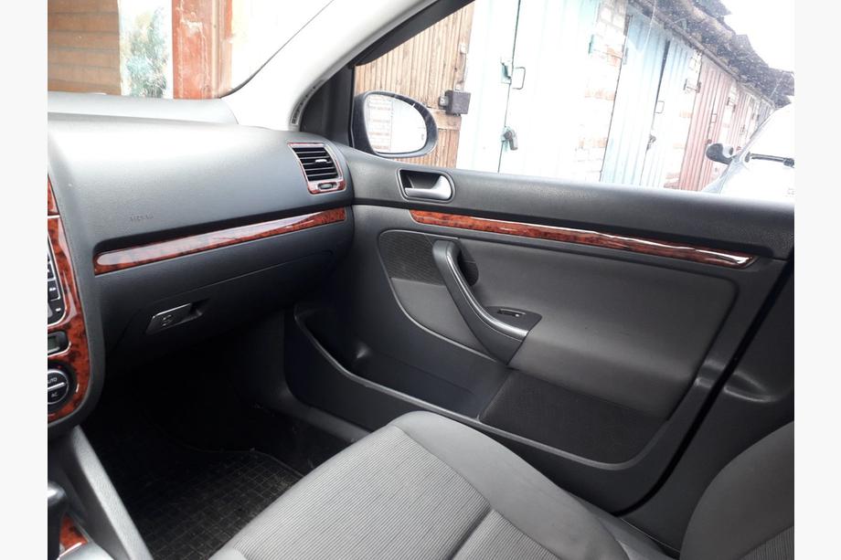 Volkswagen Golf 5 2003–2009 Kryty palubnej dosky Piano čierna Fotografia 3