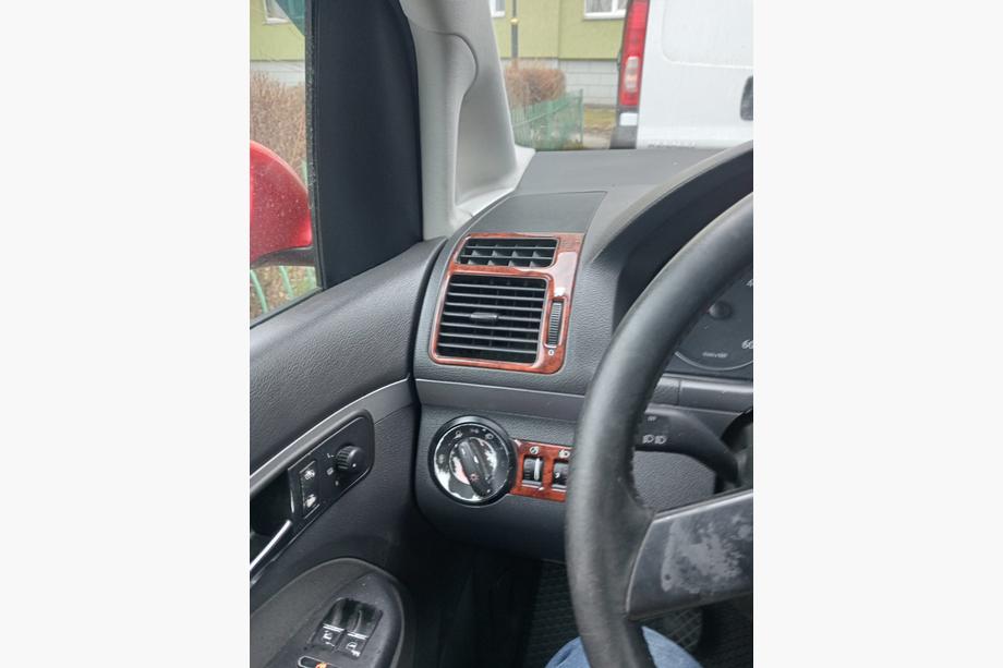 Volkswagen Touran 2003–2010 Kryty palubnej dosky Titán Fotografia 9