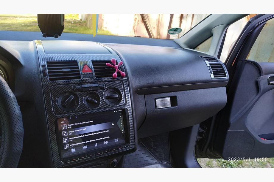 Volkswagen Touran 2003–2010 Kryty palubnej dosky Titán Fotografia 11